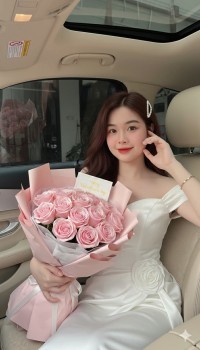 ?Tổng hợp câu lệnh Gemini tạo ảnh nàng ôm hoa dịp Valentine