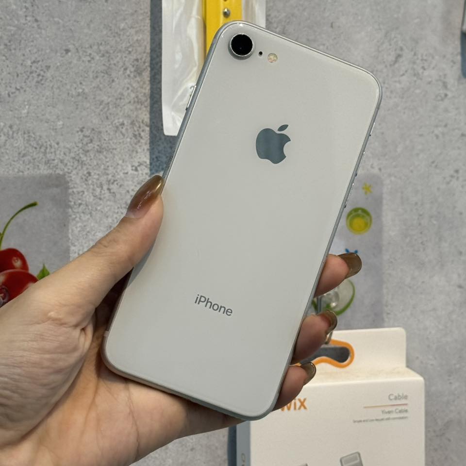 iPhone 8 64G